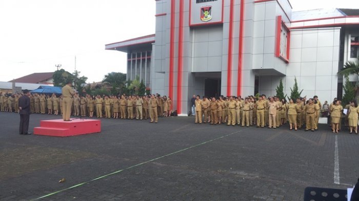 JWS Minta ASN Tak Pasang Stiker Kampanyenya