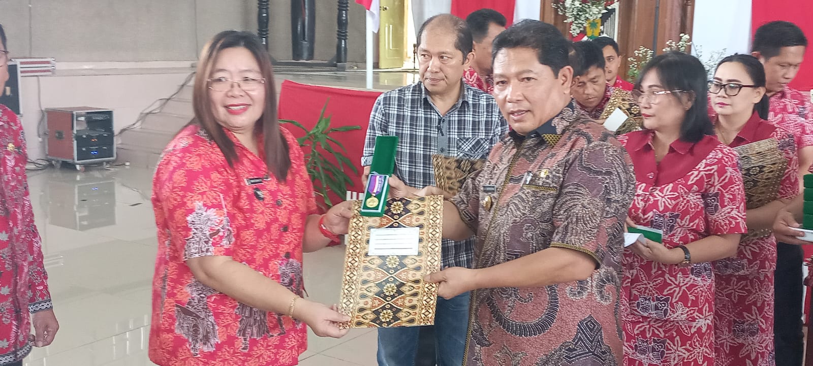 Kumtua Desa Sendangan Raih Penghargaan Lencana Desa Mandiri