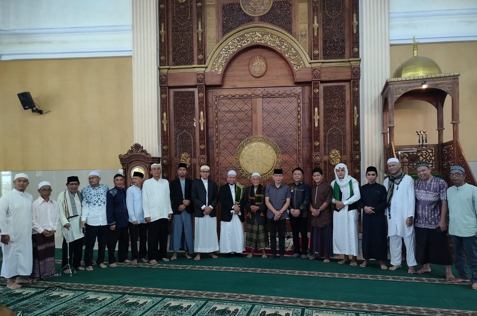 Mandagi Hadiri Sholat Ied Idulfitri 1446H di Masjid Al-Mujahidin