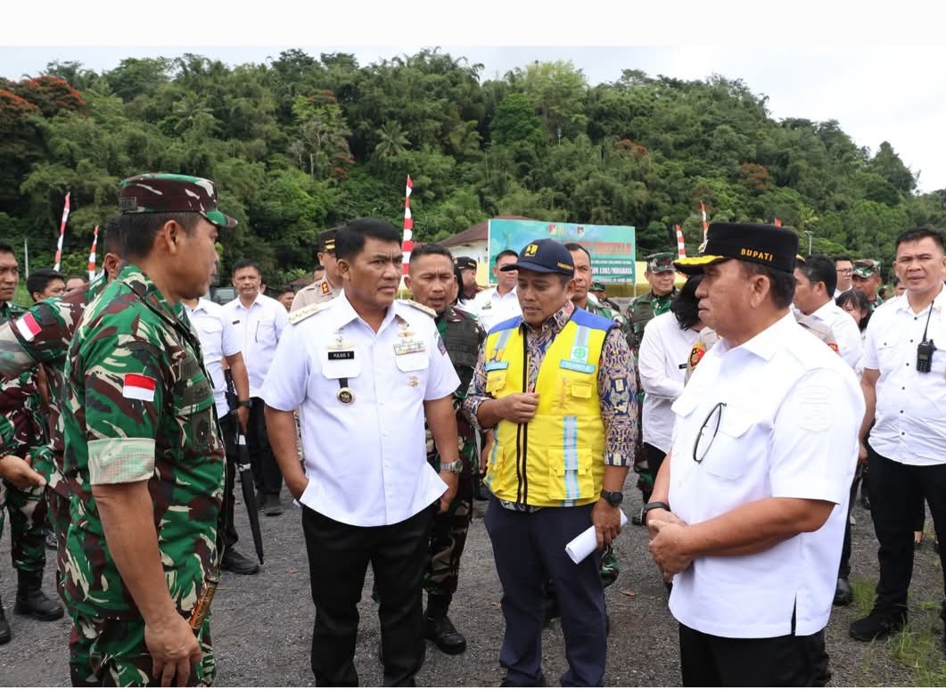 Bupati RD Dampingi Gubernur Sulut Gelar Karya Bakti Pembersihan Eceng Gondok Danau Tondano