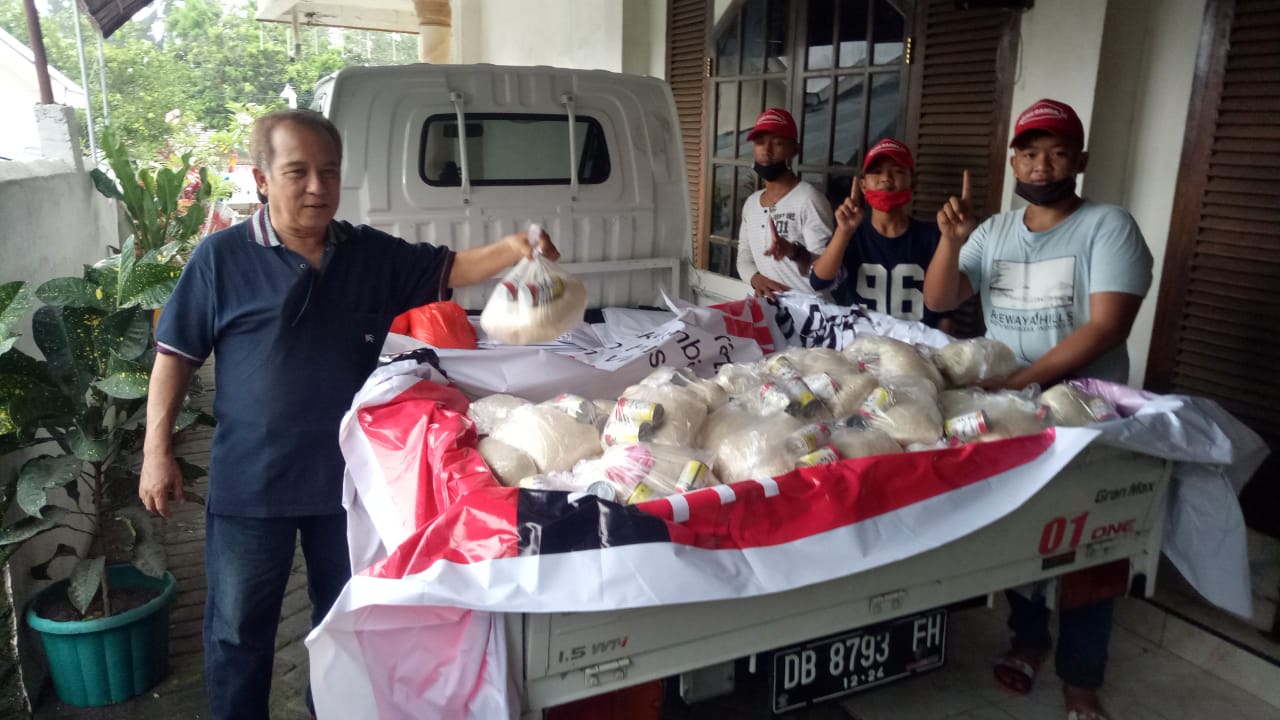 Joune Ganda Salurkan Bantuan untuk Jemaat GMIM Sion Matungkas