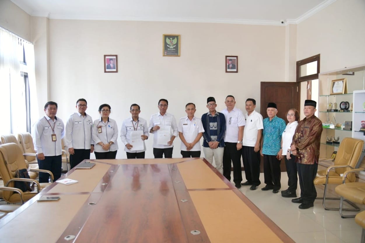 Tingkatkan Pembangunan Kesehatan, Pemkab Boltim dan Poltekkes Manado Teken MoU 