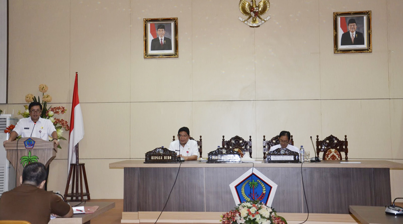 Sentil Soal Advetorial, Kandouw 'Serang' Pers