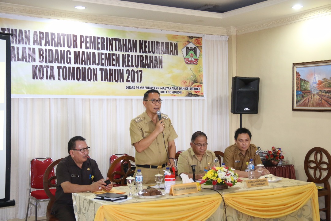 Eman Buka Pelatihan Aparatur Kelurahan