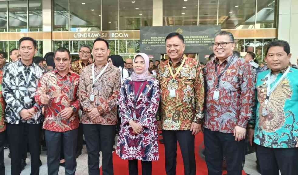 Caroll Senduk Hadiri Penyampaian Hasil Audit Keuangan Negara