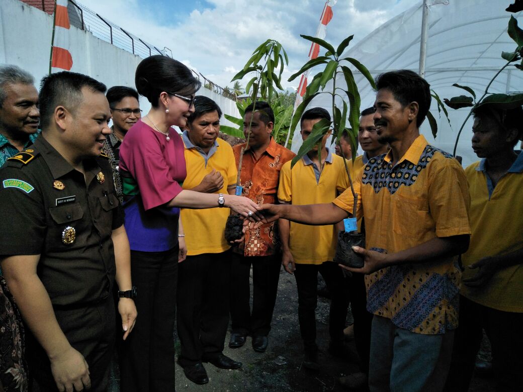 Bupati Ibadah Pra Natal Bersama Napi Cabang Rutan Amurang