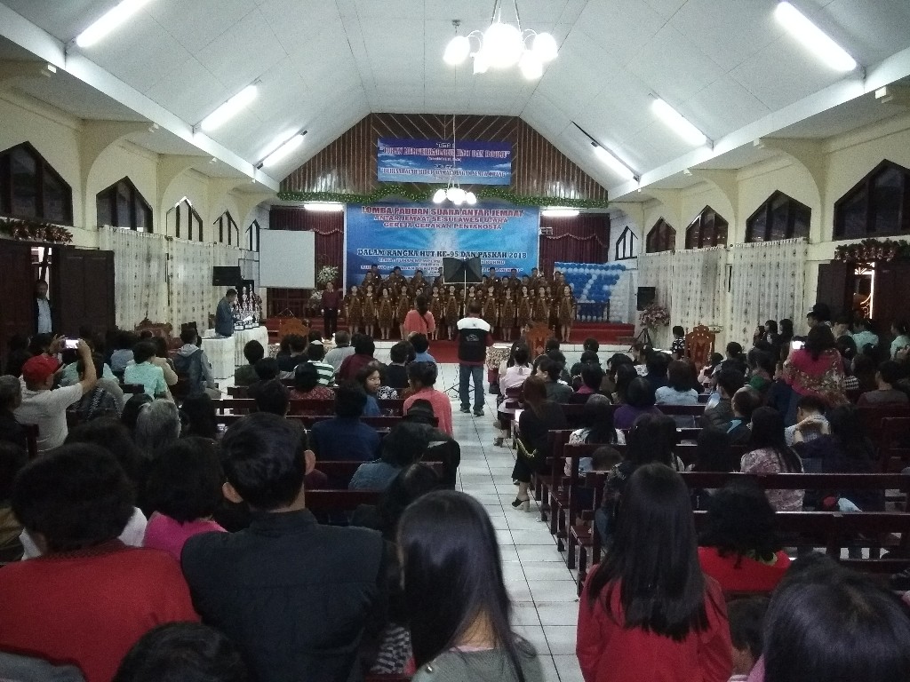 Pniel Langowan Juara Satu Paduan Suara Antar Jemaat GGP Se-Sulut