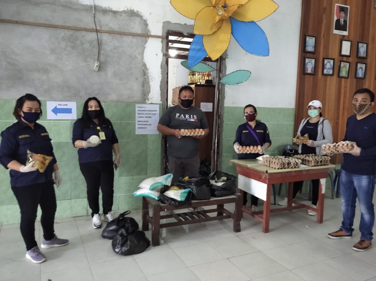 Kelurahan Kakaskasen Dua Salurkan Bansos ke Masyarakat