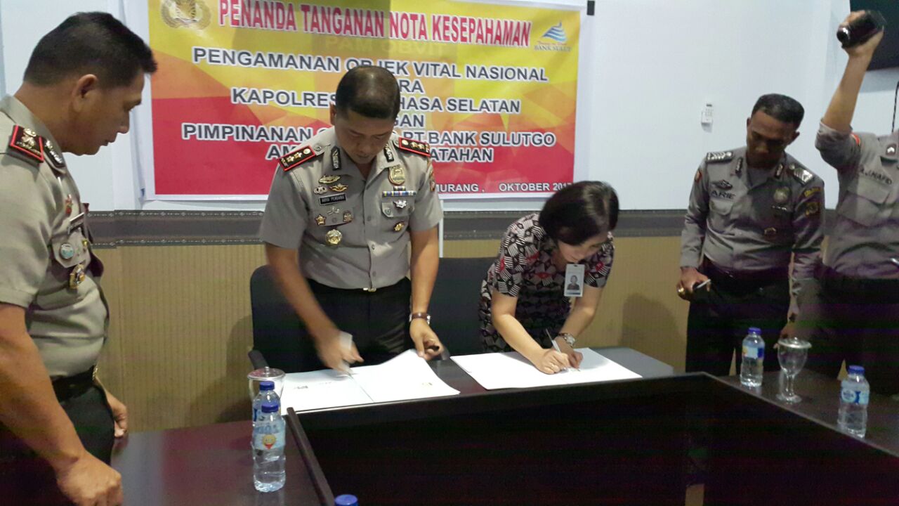 Kapolres Minsel dan Pimpinan PT Bank Sulutgo Tandatangani MoU Pengamanan
