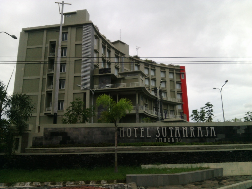 Belasan Orang Diduga Keracunan Saat Makan Di Hotel Sutanraja