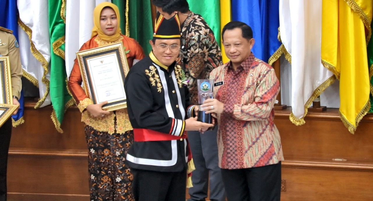 Minahasa Raih Penghargaan Kabupaten Sehat