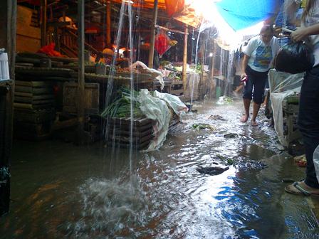 Pasar Tondano Terancam Mubasir 