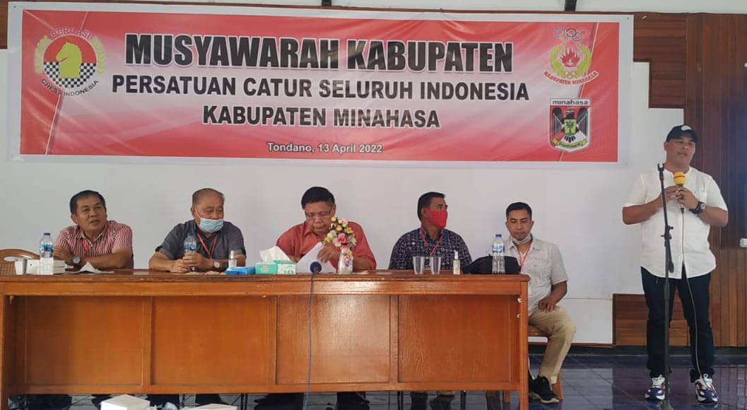 Uno Komit Bangun Catur Minahasa