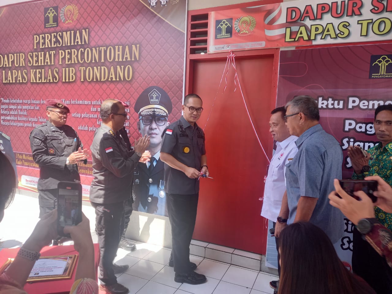 Jadi Pilot Project, Kakanwil KemenkumHam Sulut Ronald Lumbuun Resmikan Dapur Sehat Lapas Tondano