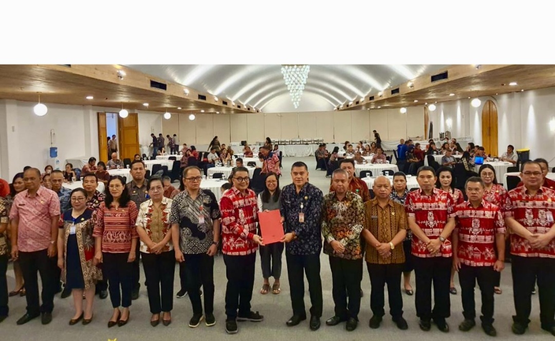 Wakili Bupati Minahasa, Asisten III Vicky Tanor Kukuhkan Gugus Tugas Kabupaten Layak Anak di Yama Hotel Tondano