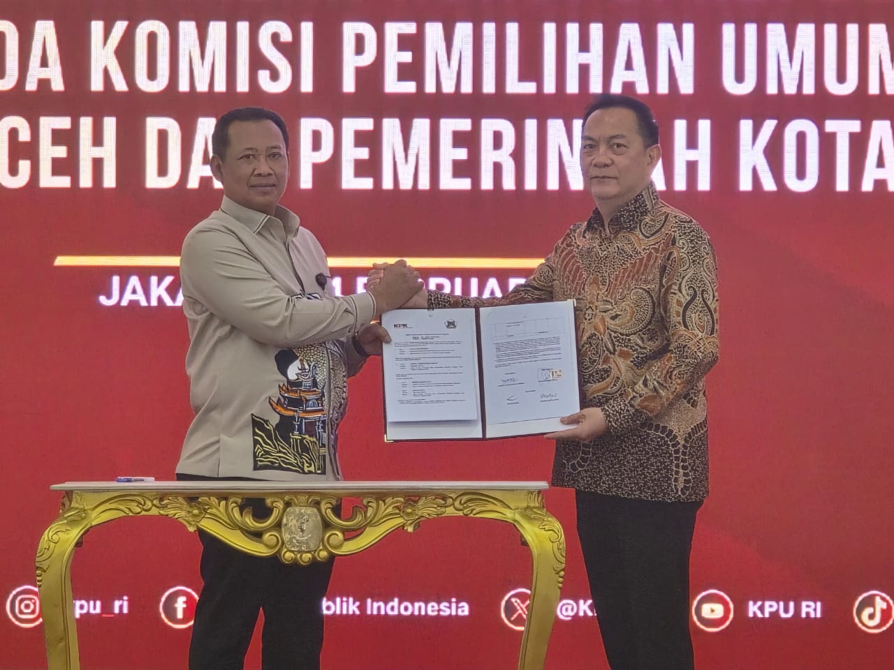 KPK Hibahkan Aset Senilai Rp6,4 Miliar Untuk Tomohon