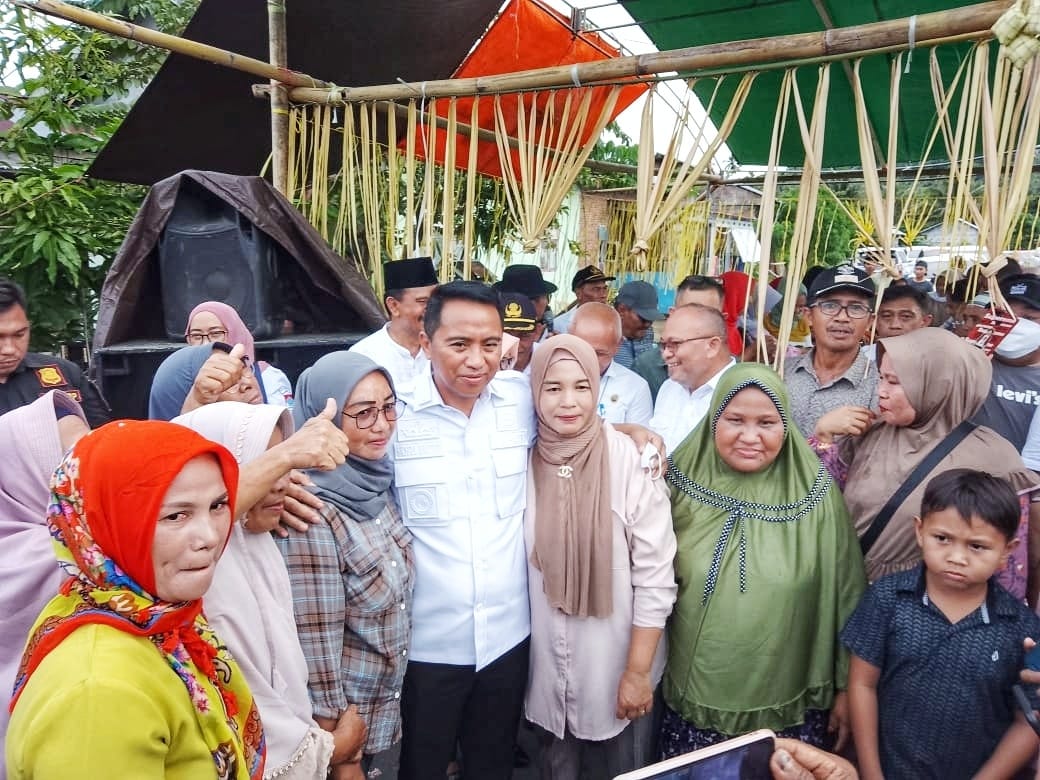 Silaturahmi di Perayaan Ketupat, Bupati Sachrul Disambut Antusias Warga Motongkad