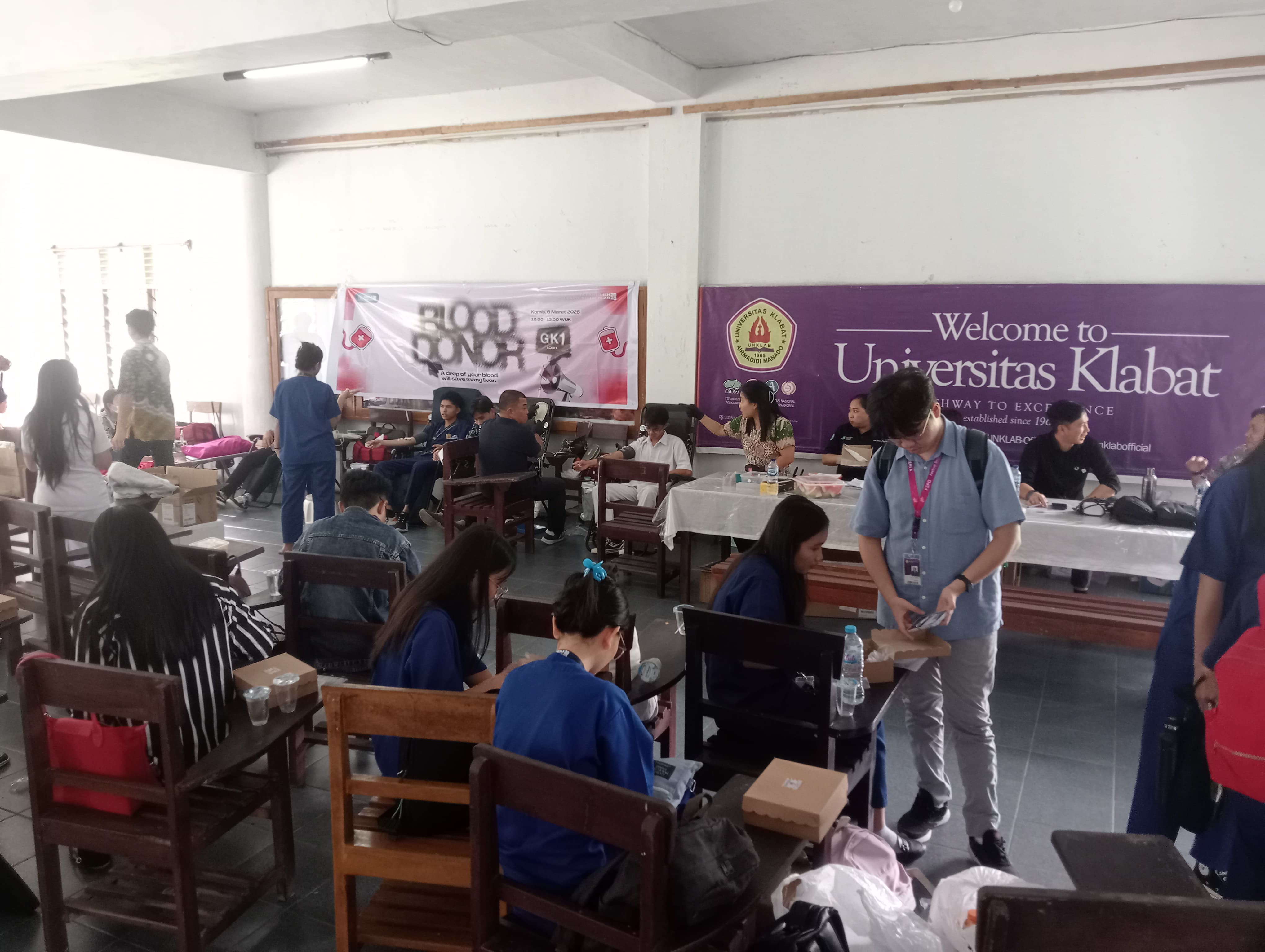 Aksi Sosial PMI Minut dan Departemen Health BEM Unklab