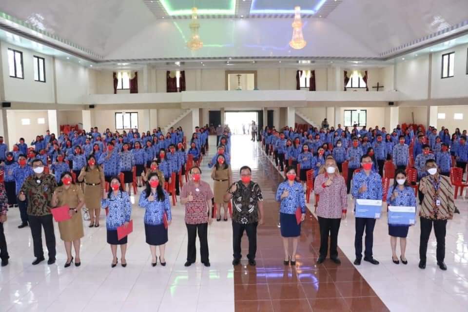 191 CPNS dan 5 PPPK di Minahasa Terima SK Bupati