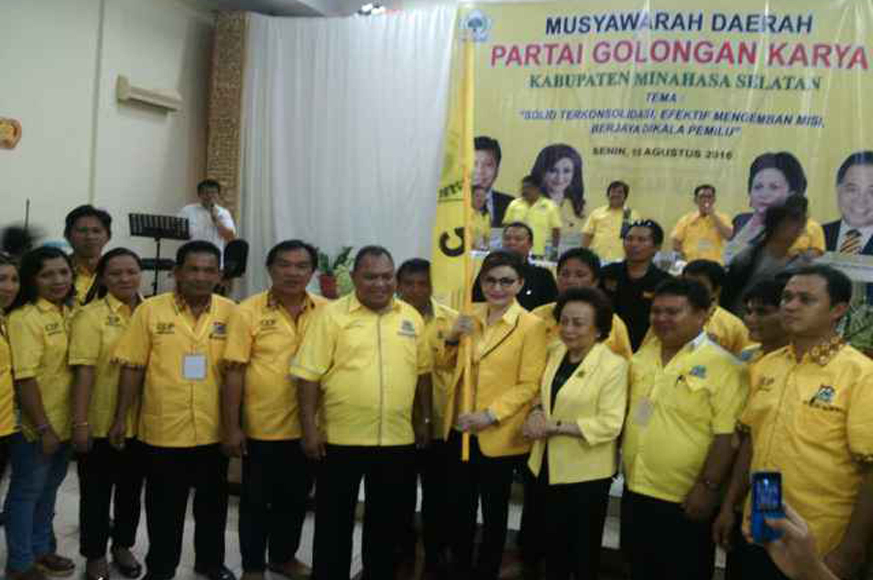 Terpilih Secara Aklamasi, CEP Ketua DPD II Golkar Minsel