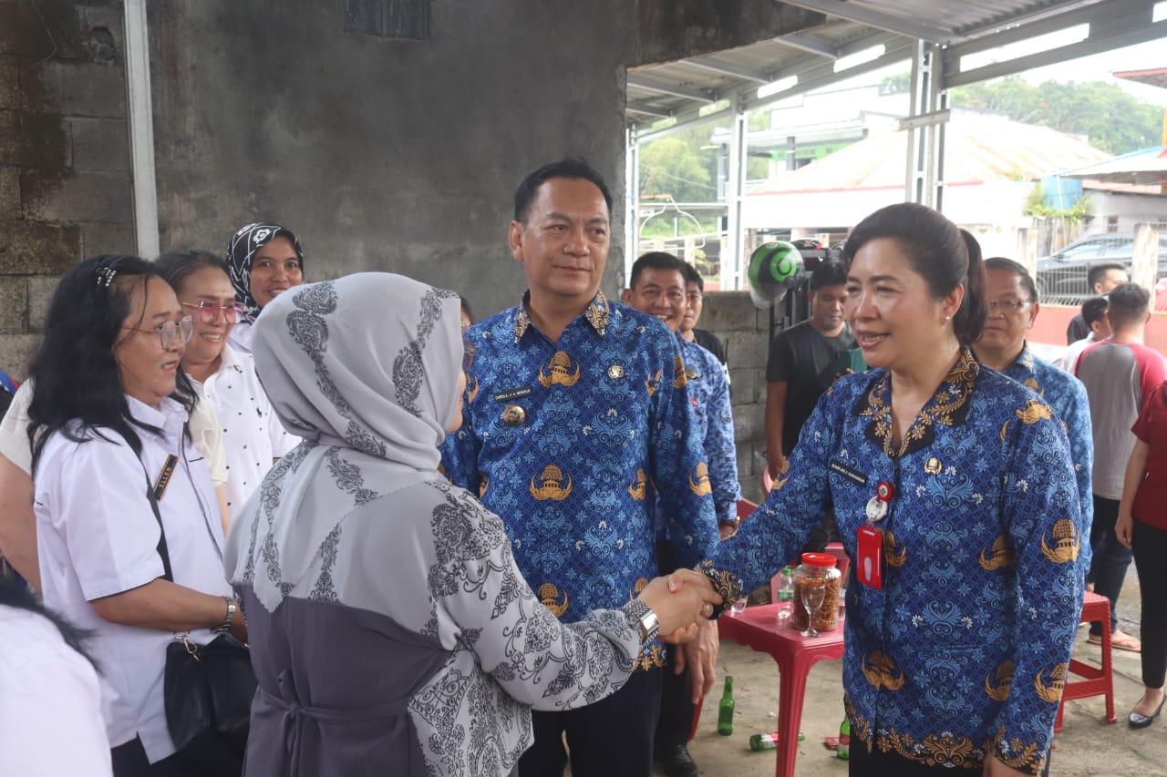 Walikota Caroll Bersafari ke Hari Raya Ketupat