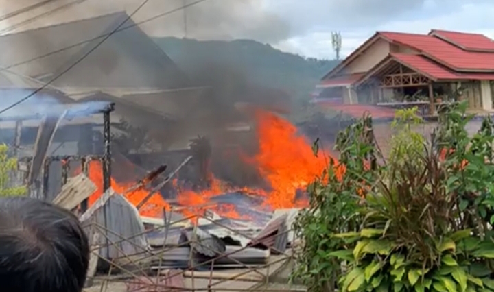 Rumah Warga Terbakar, Kerugian Ditaksir 100 Juta Rupiah