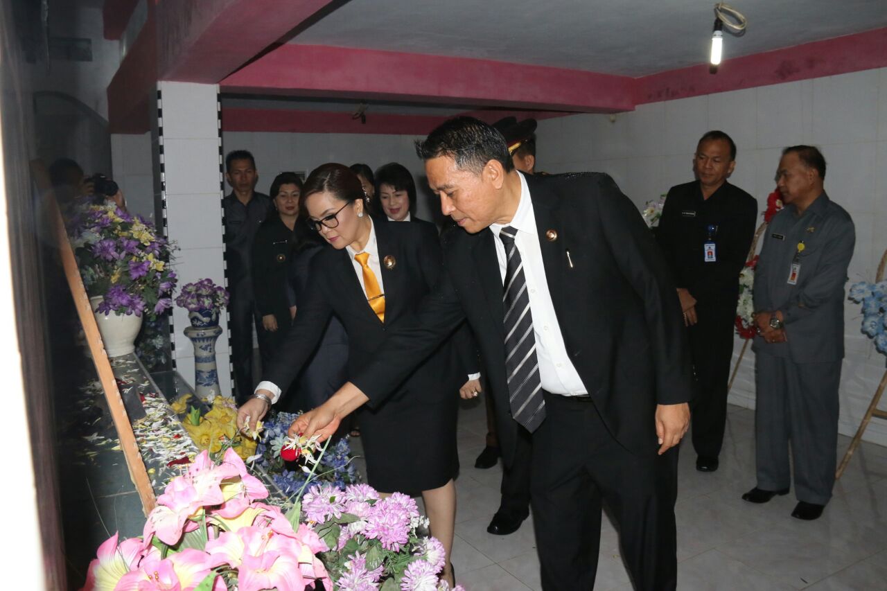 Eman-SAS Maraton Ziarah ke Makam Mantan Pejabat Pemda