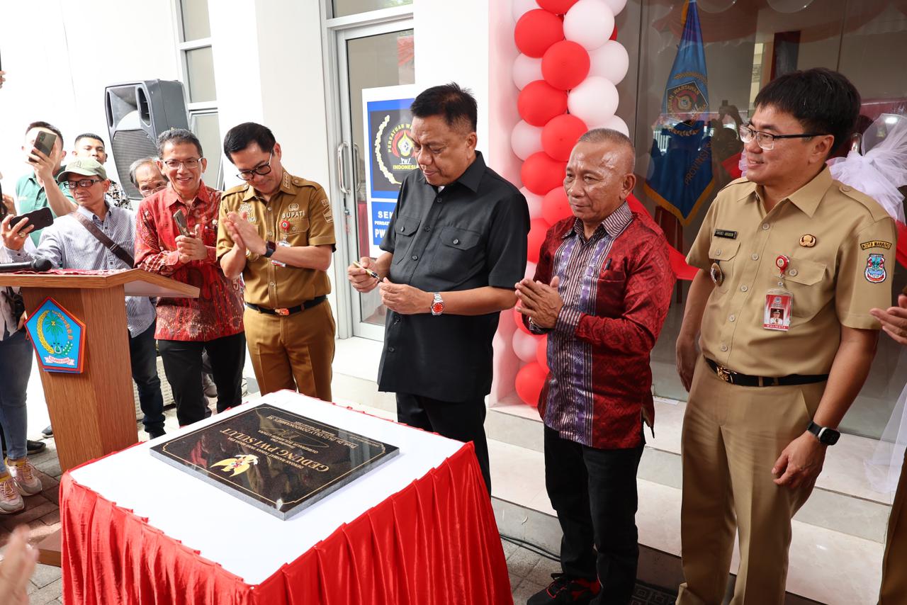 Gedung PWI Tercantik di Indonesia Diresmikan, Lontaan Apresiasi Gubernur Olly Dondokambey 