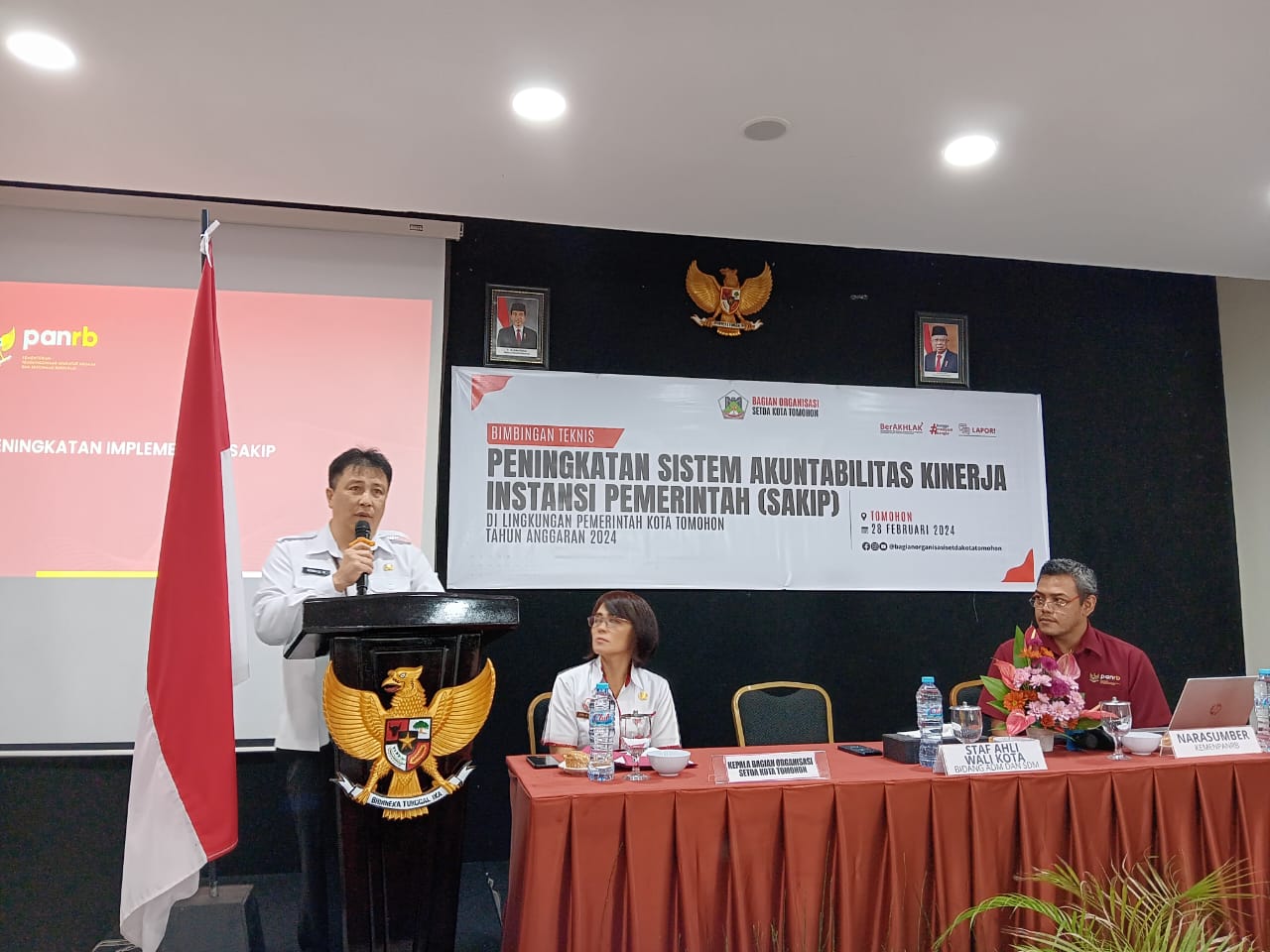 Kalesaran Wakili Walikota Tomohon Membuka Bimtek SAKIP