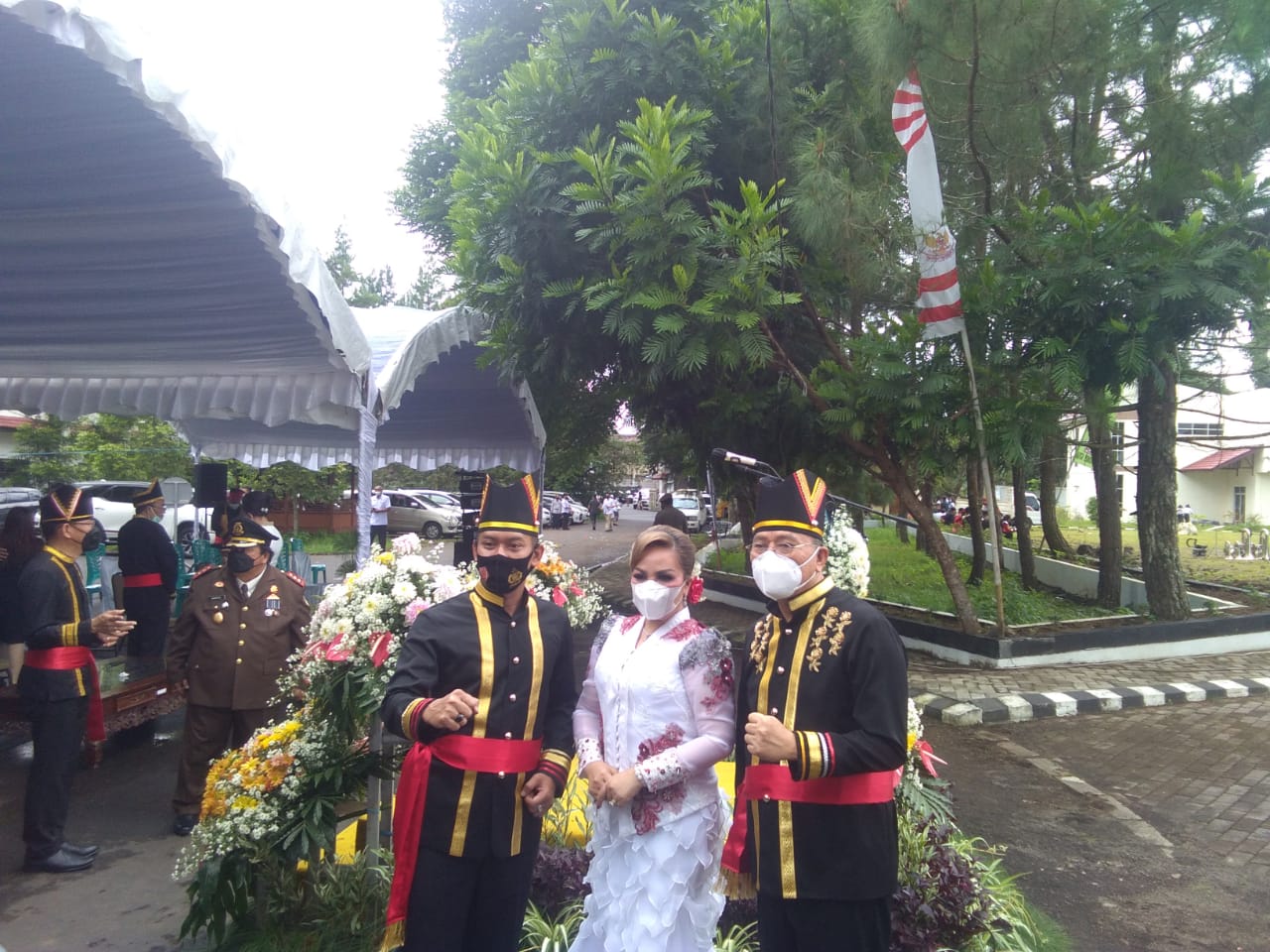 Gunakan Baju Adat Minahasa, Kapolres Tomohon Bicara Tentang Rindu