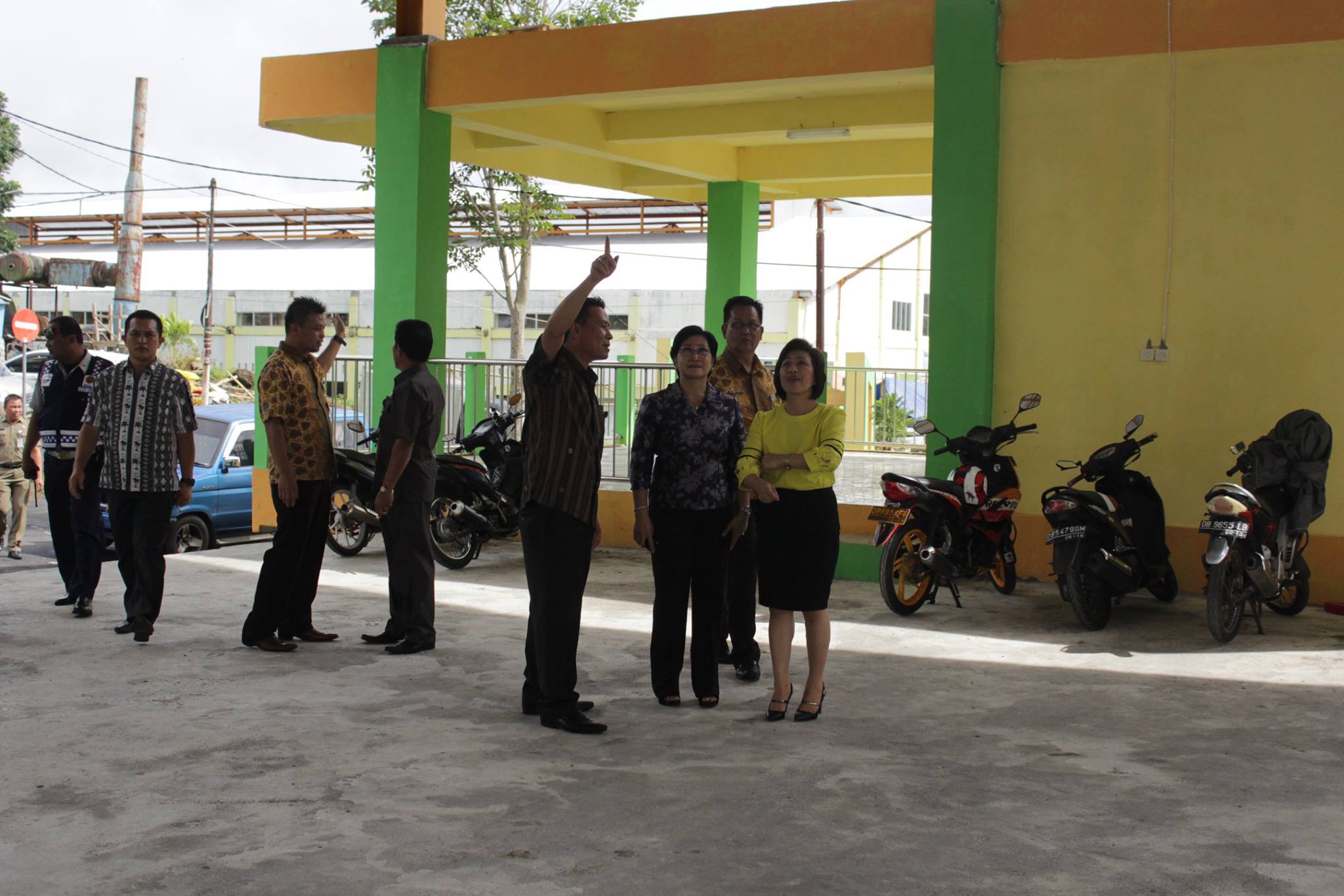 Puluhan Pedagang 'Duduki' Pasar Kilat Tomohon