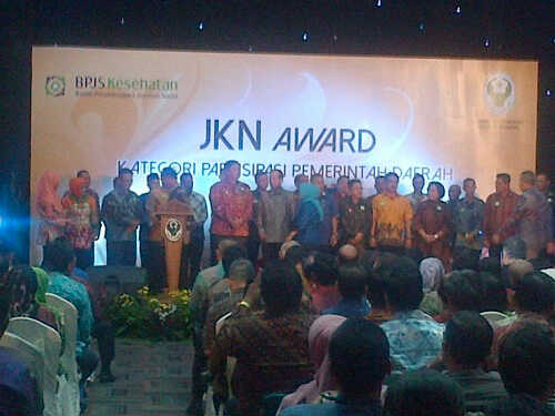 Kota Tomohon Raih JKN Award 2015