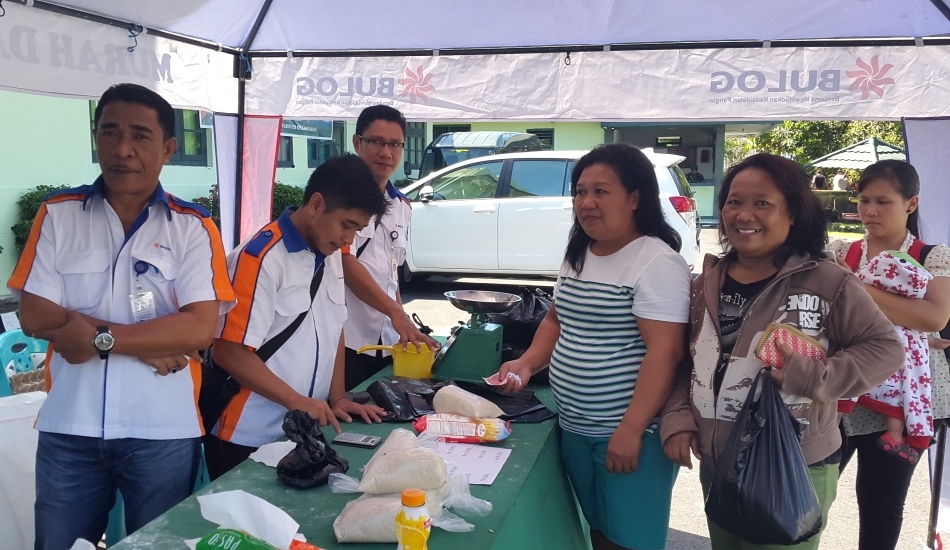 Bulog Tahuna Gelar Pasar Murah di Makodim 1301/Satal
