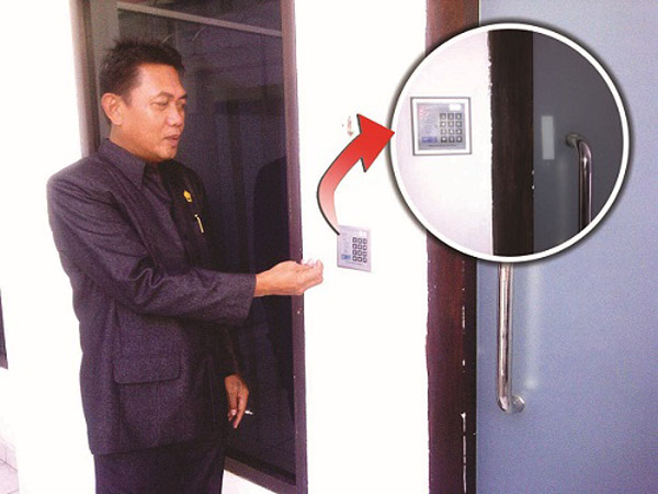 �DPRD Sulut Overacting�