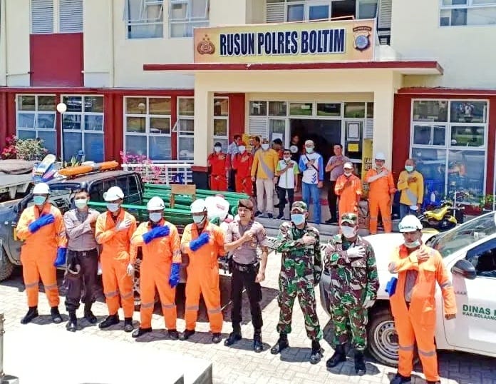 Sejumlah Tempat di Ibukota Boltim Disemprot Disinfektan
