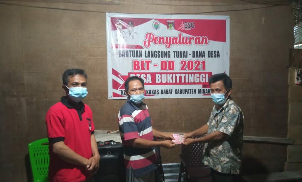 Warga Bukit Tinggi Terima BLT Tahap Dua, Vaksinasi Covid-19 Syarat Wajib