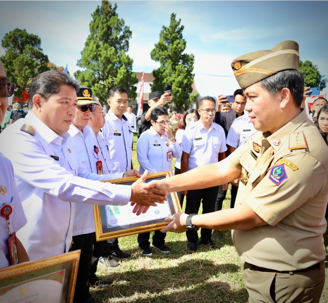 Bupati Minahasa Terima Penghargaan Program Keselamatan dan Kesehatan Kerja 
