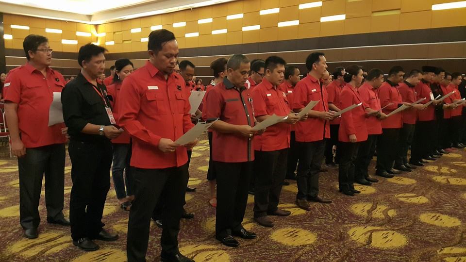 Paat Lengser, Senduk Nahkodai PDIP Tomohon