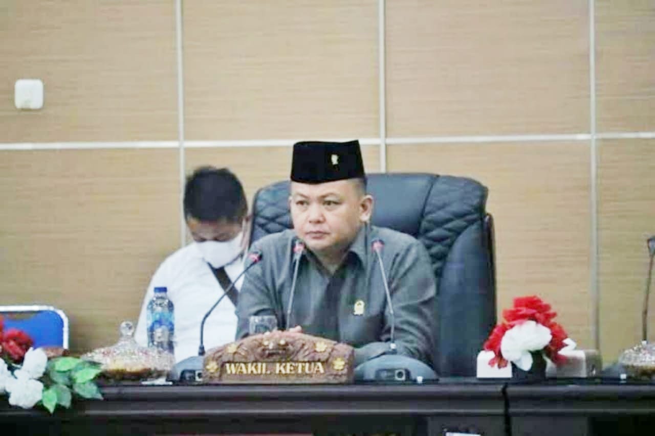 Tak Hadir Penyerahan LHP BPK-RI, Wabup Boltim Disorot
