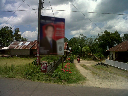 Caleg Malas Copot Baliho