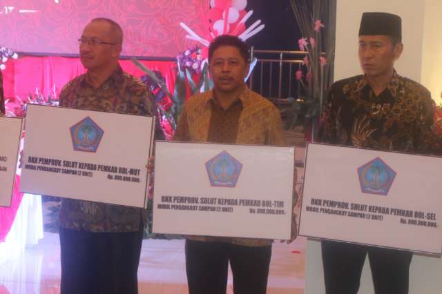 Dondokambey Berikan Hadiah untuk Pemkab Boltim