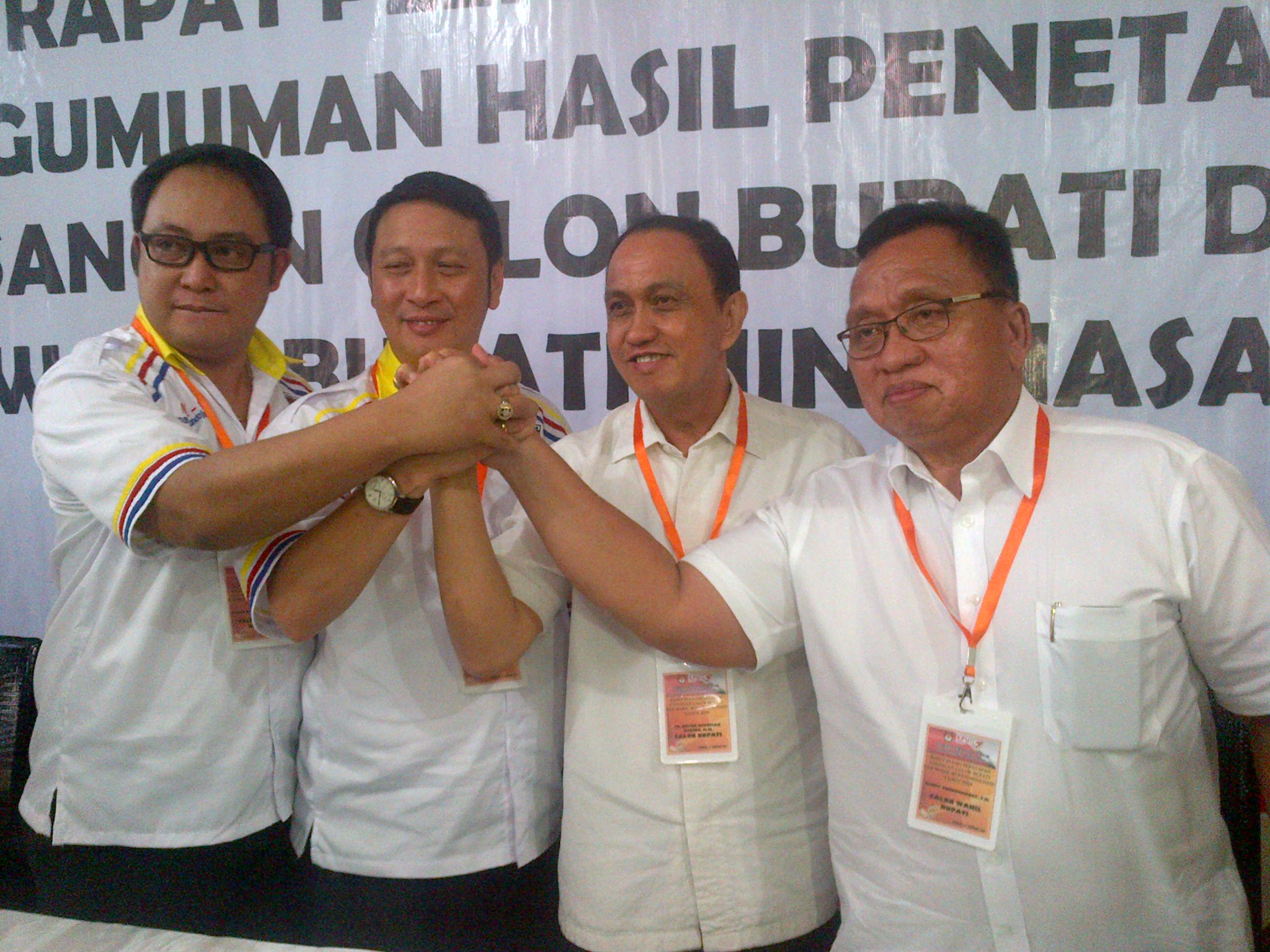 RR dan Ivansa Minta Pendukung Turunkan Baliho Kampanye