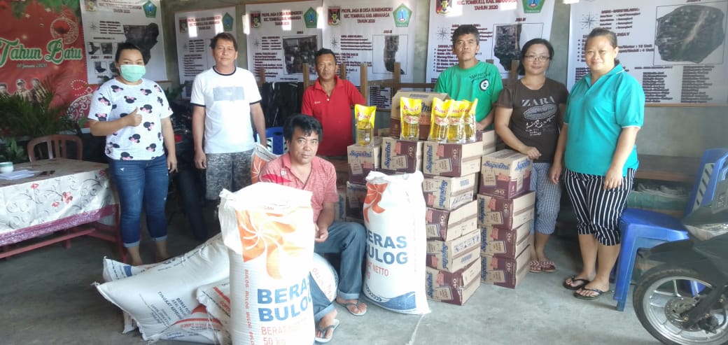 Pemdes Rumengkor Satu Salurkan Bansos ke Masyarakat 
