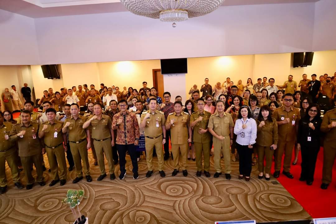 Penjabat Bupati Jemmy Kumendong Hadiri High Level Meeting TPID, TP2DD Serta GNPIP di Amurang
