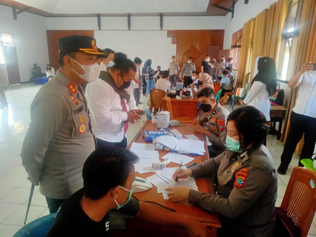 Pacu Program Vaksinasi, Kapolres Souissa Minta Masyarakat Minahasa Berperan Aktif 