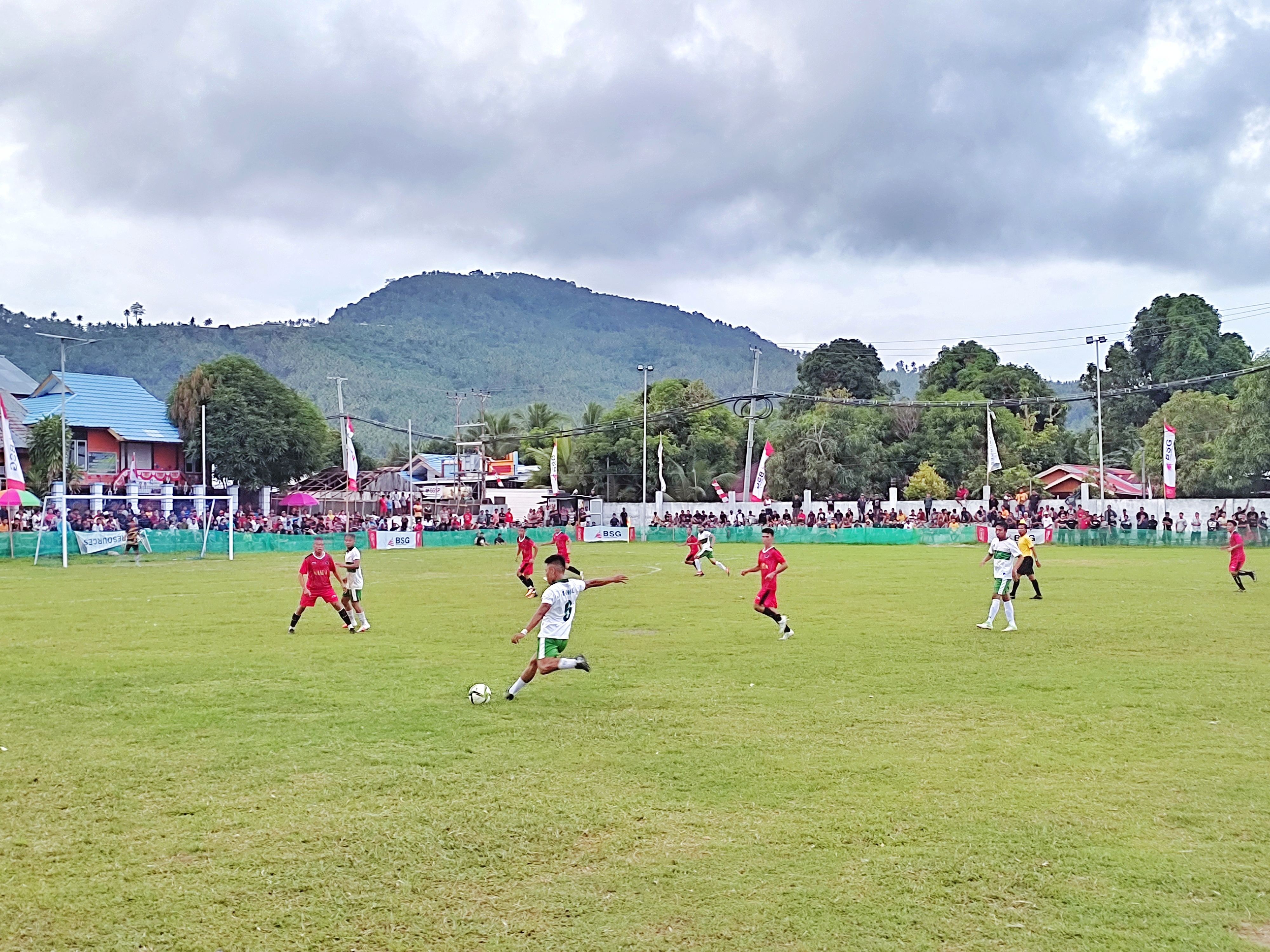 Tampil 10 Pemain, K-Awal FC Tutuyan Bermain Imbang Lawan Pesrat Ratatotok 