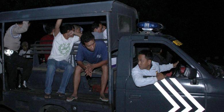 Tim Gabungan TNI Ringkus Polisi Saat Main Judi