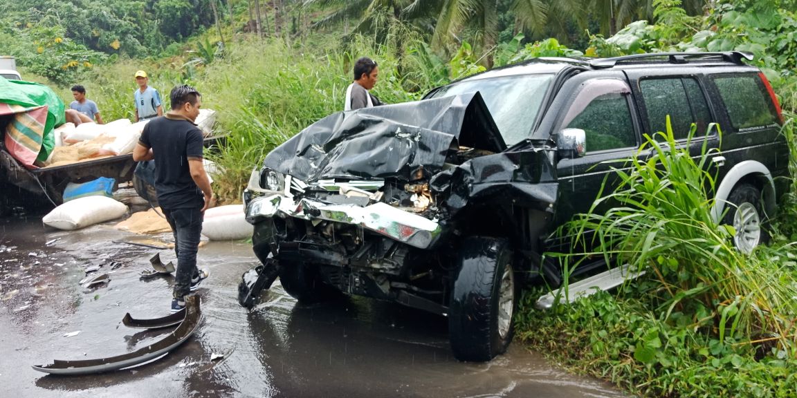 Ford Hantam Suzuki Pick Up, Satu Tewas Di TKP