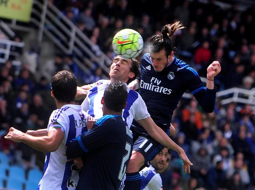 Mautnya Sundulan Kepala Bale