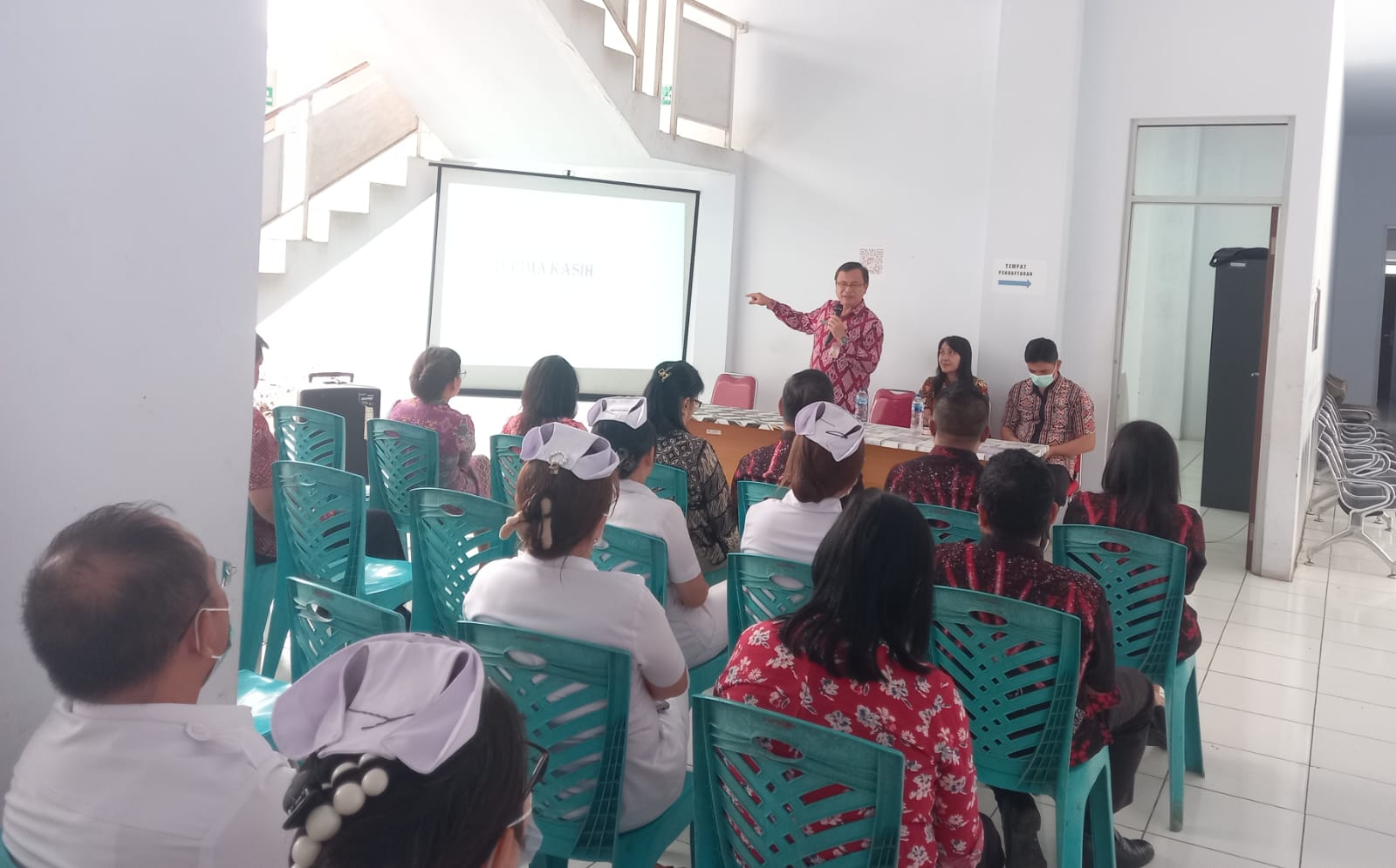 Nancy Mongdong Pimpin Rapat Kerja Bersama Jajaran Pelayanan di RSUD Samrat Tondano